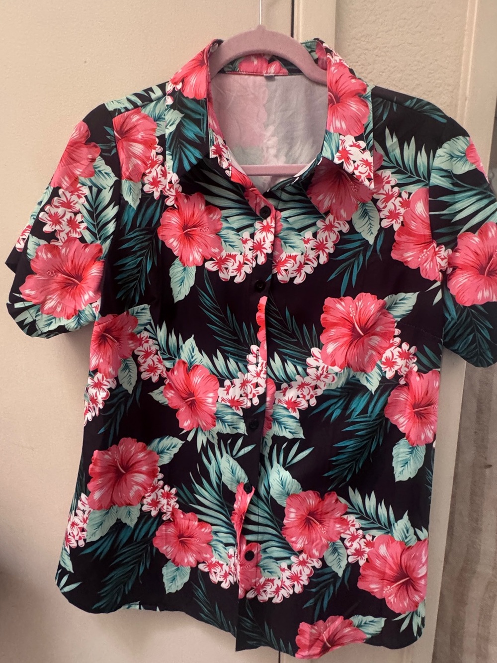 Amazon Essentials Black Short-Sleeve Button-Down with Coral Floral Print